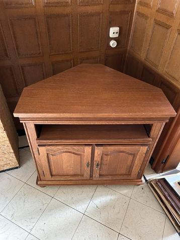 Tv meubel hout beschikbaar voor biedingen