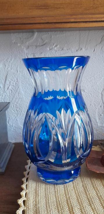 Kristal beschikbaar voor biedingen