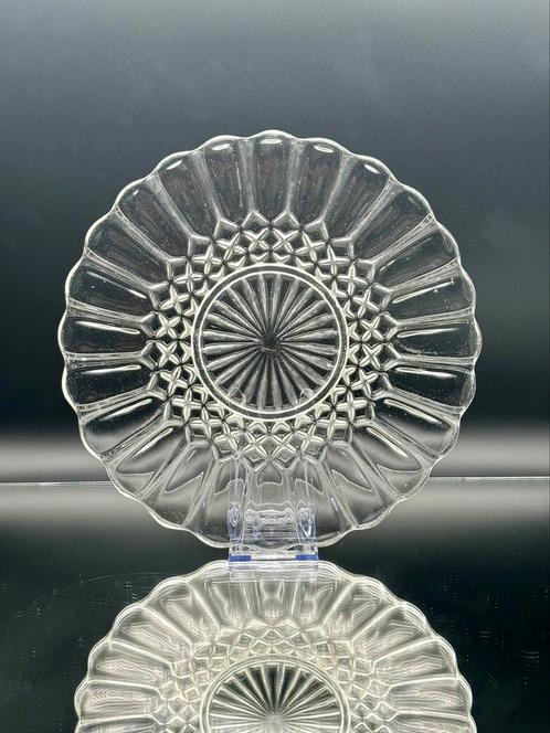 Grande assiette de présentation en verre vintage, Antiquités & Art, Antiquités | Verre & Cristal