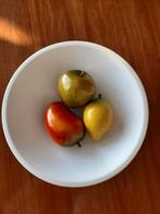 Schaal met houten fruit, Ophalen