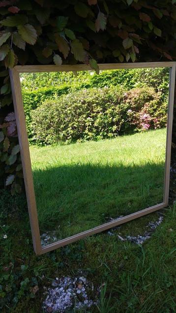 Beau miroir carré beschikbaar voor biedingen