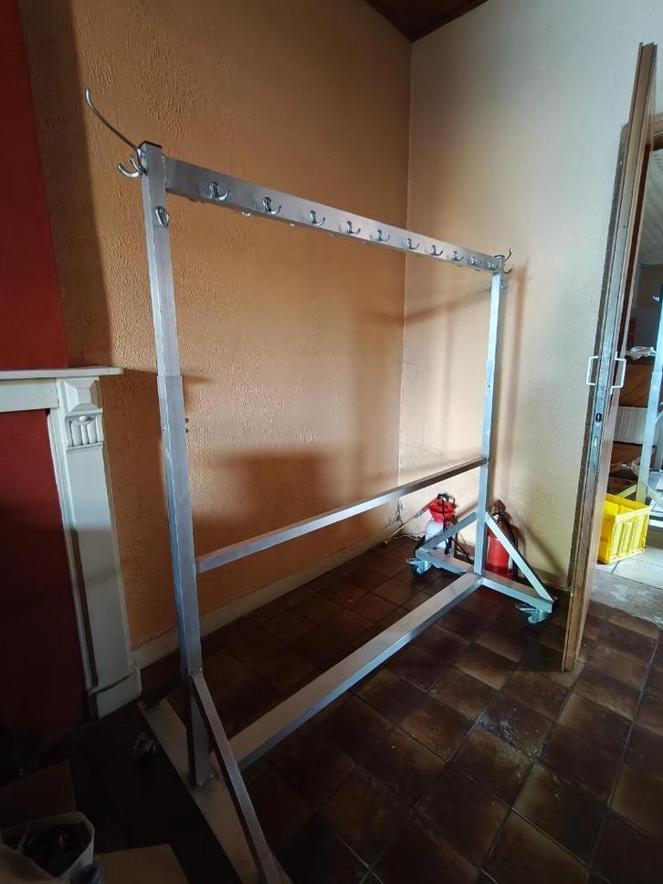 2 robuuste verrijdbare kapstokken op wielen, Huis en Inrichting, Woonaccessoires | Kapstokken, Gebruikt, Staande kapstok, 150 tot 200 cm