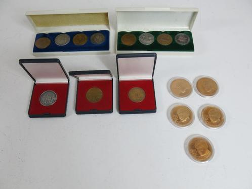 Collectie oude gemeentelijke tokens 11st + 5st munt Louis Ne, Postzegels en Munten, Penningen en Medailles, Ophalen of Verzenden