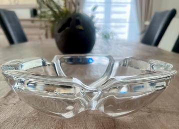 Grote kristallen asbak van het merk Cristal d'Arques beschikbaar voor biedingen