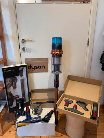 Dyson Gen5 Gold très bon état avec les accessoires originaux beschikbaar voor biedingen