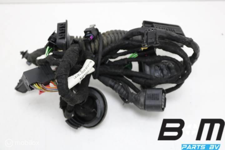 Portierkabelboom rechtsvoor Audi Q3 8U 8U0971030Q, Auto-onderdelen, Interieur en Bekleding, Gebruikt