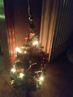 Kleine kerstboom volledig 65cm hoog met kerststal, Ophalen, Zo goed als nieuw