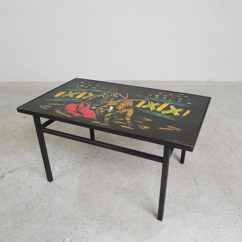 Vintage tegeltafel met afbeelding van stierengevecht, jaren, Antiek en Kunst, Antiek | Meubels | Tafels, Ophalen of Verzenden