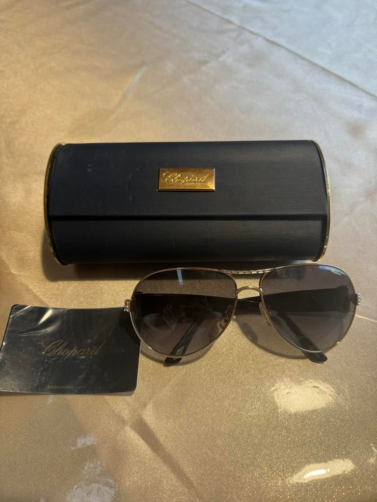 ️ Lunettes de soleil Chopard – Modèle luxe – Authentiques, Bijoux, Sacs & Beauté, Lunettes de Soleil & Lunettes | Hommes, Comme neuf