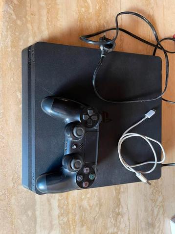 PS slim 500Gb met controller + sony headset + 1 game beschikbaar voor biedingen