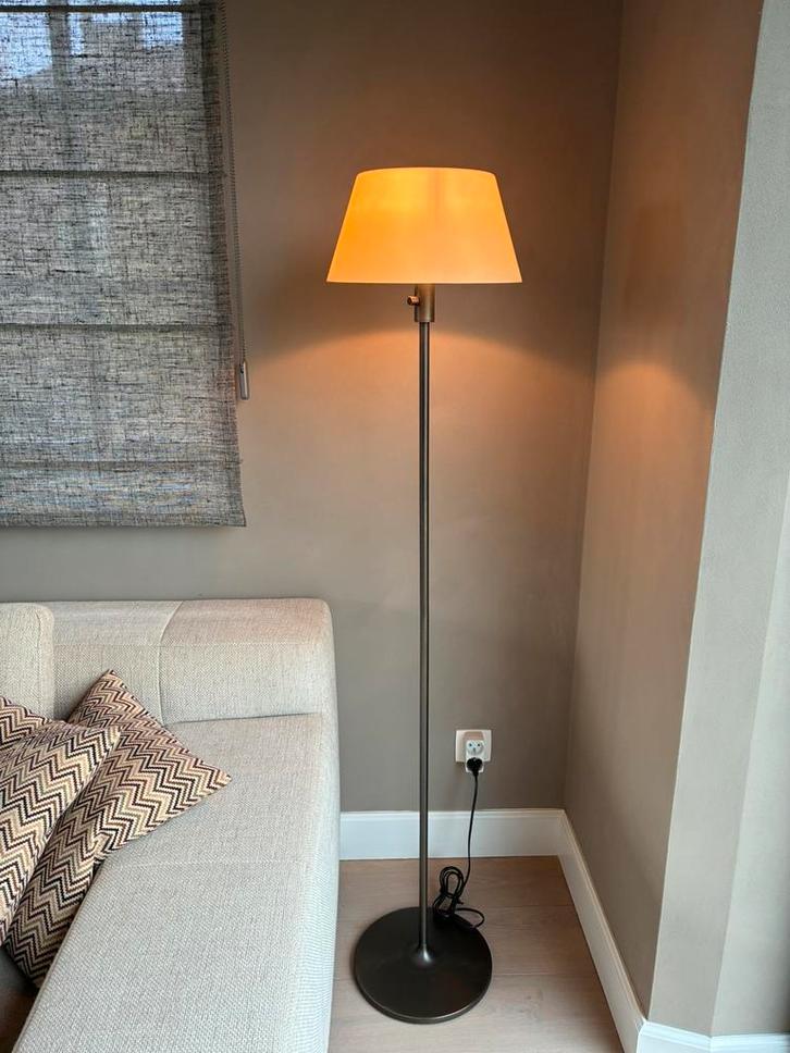 Flamant vloerlamp met kap, dimbaar, Huis en Inrichting, Lampen | Vloerlampen, Zo goed als nieuw, 100 tot 150 cm, Metaal, Ophalen
