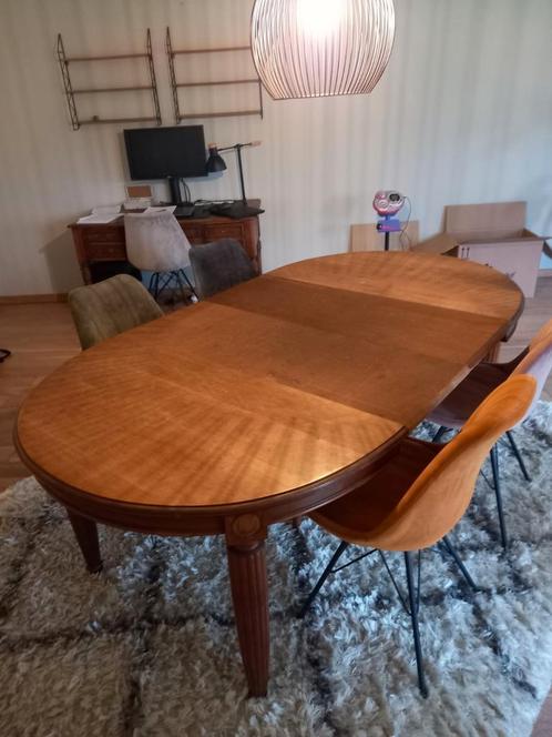 Houten eettafel, Huis en Inrichting, Tafels | Eettafels, Gebruikt, Vier personen, Ovaal, Ophalen