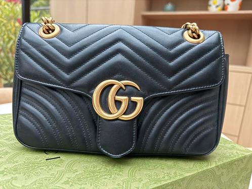 Gucci GG marmont medium bag, Handtassen en Accessoires, Tassen | Damestassen, Zo goed als nieuw, Schoudertasje, Zwart, Ophalen