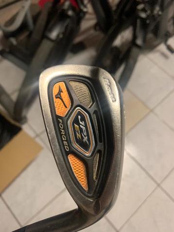 Série Mizuno JPX EZ Forged disponible aux enchères