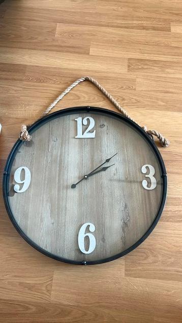 Landelijke klok 60 cm diameter  beschikbaar voor biedingen