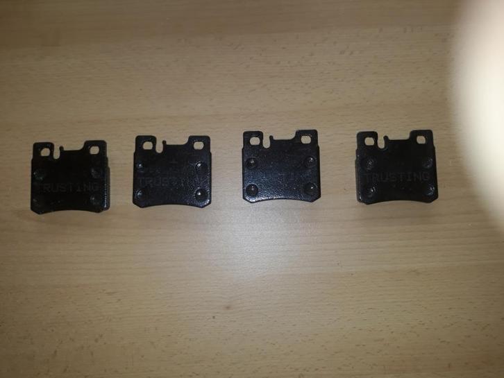 Remblokken nieuw achteras., Auto-onderdelen, Remmen en Aandrijving, Mercedes-Benz, Chrysler, Ophalen of Verzenden