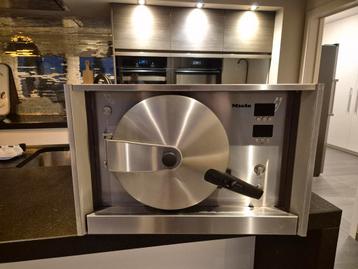 Miele Hogedrukstoomoven met alle accessoires in goede staat! beschikbaar voor biedingen