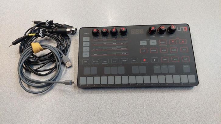 IK Multimedia UNO Synth analoge synthesizer  95€, Muziek en Instrumenten, Synthesizers, Zo goed als nieuw, Overige aantallen, Overige merken