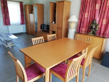 Eetkamer  beschikbaar voor biedingen