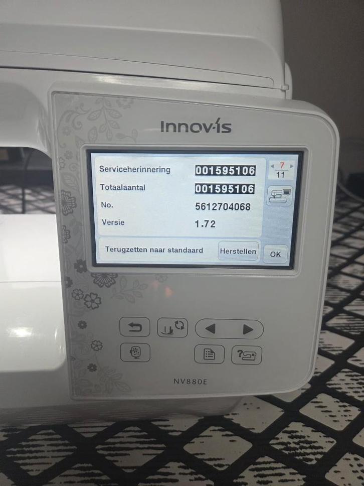 Brother Innov-is NV880E borduurmachine in uitstekende staat., Hobby & Loisirs créatifs, Broderie & Machines à broder, Comme neuf