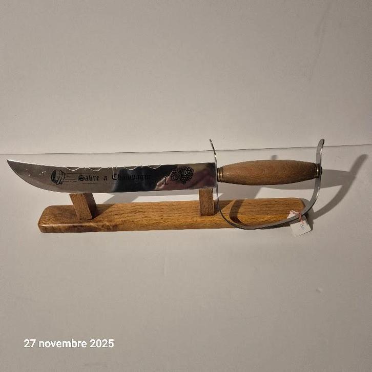 Vintage champagnesabel, nieuwstaat, merk Roger Orfèvre., Verzamelen, Wijnen, Nieuw, Champagne, Frankrijk, Verzenden