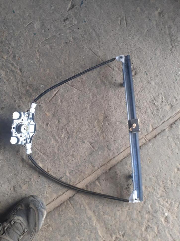 Renault clio RECHTER HANDMATIG raammechanisme, Auto-onderdelen, Ruiten en Toebehoren, Renault, Gebruikt, Ophalen of Verzenden