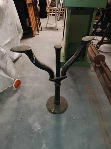 Schoenmakers aambeeld, Enlèvement