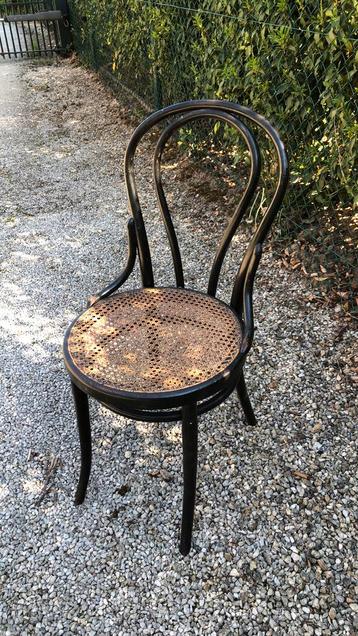 Vintage stoel bentwood Thonetstijl beschikbaar voor biedingen
