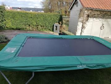 Trampoline semi professioneel  beschikbaar voor biedingen