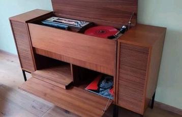 Vintage radiomeubel Telefunken 2650. Gerestaureerd beschikbaar voor biedingen
