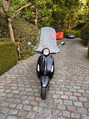 Vespa Primavera 50 cc blauw  beschikbaar voor biedingen