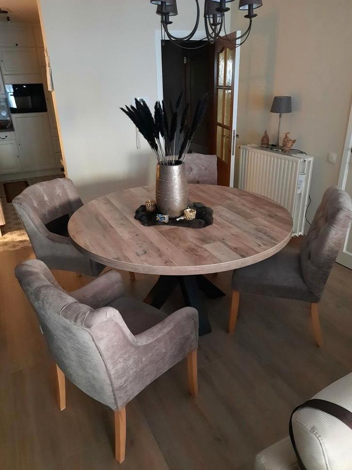 4 Landelijke stoelen en Ronde eettafel, Huis en Inrichting, Stoelen, Ophalen
