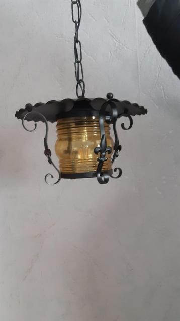 Petite lampe suspendue