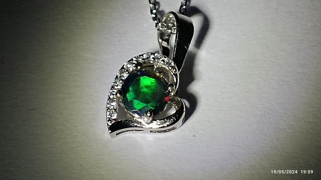 Pendentif en argent massif avec opale noire d'Éthiopie, Neuf, Enlèvement ou Envoi, Autres couleurs, Avec pierre précieuse