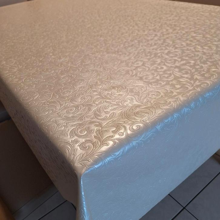 Herbruikbaar tafellaken 200cm 139cm, Huis en Inrichting, Tafelkleden, Gebruikt, Rechthoek, Binnen, Ophalen