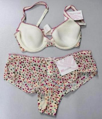 Jennifer Lopez JLO Lingerie creme roze beugelbh broekje 32B beschikbaar voor biedingen