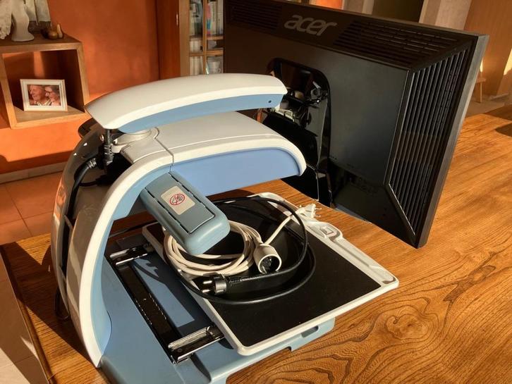 Leesmachine voor slechtzienden, Hobby en Vrije tijd, Vergrootglazen, Loepen en Loeplampen, Gebruikt, Overige typen, Ophalen