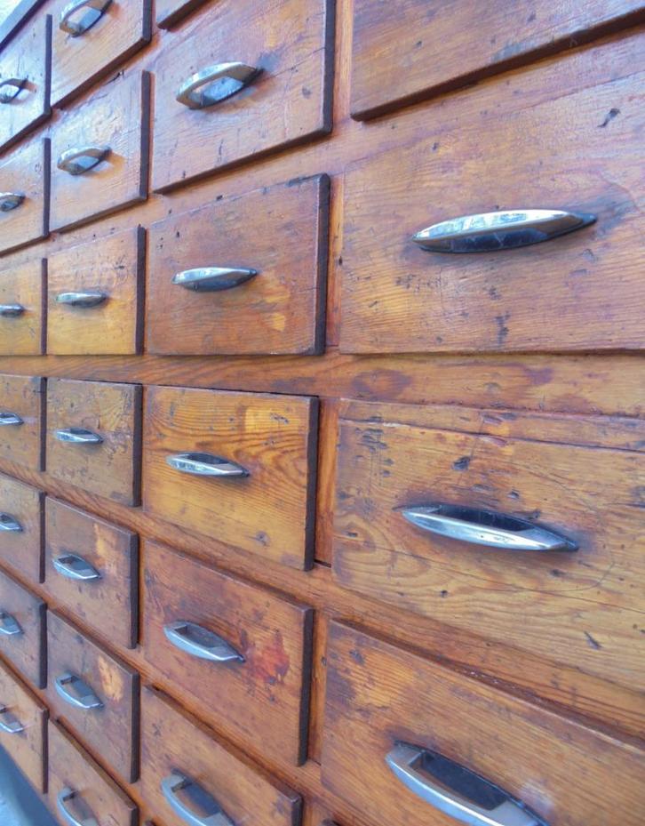 Industriële ladekast apothekerskast winkelkast werkplaats, Antiek en Kunst, Curiosa en Brocante, Ophalen of Verzenden