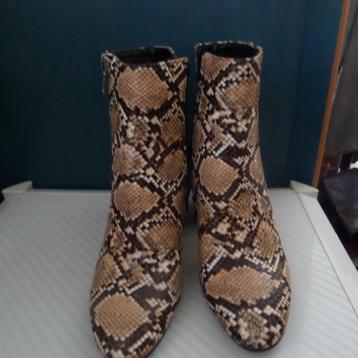 schoenen beschikbaar voor biedingen