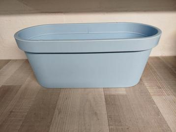 Nieuwe Bloembak voor balkon leuning. 59x26x24cm/18L beschikbaar voor biedingen