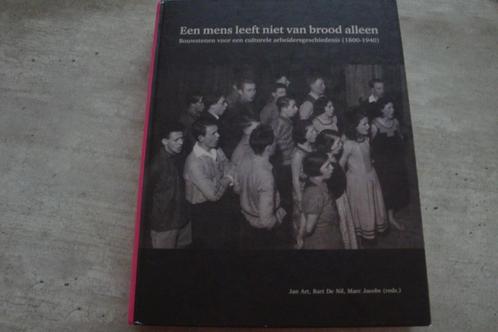 EEN MENS LEEFT NIET VAN BROOD ALLEEN, Livres, Politique & Société, Utilisé, Enlèvement ou Envoi