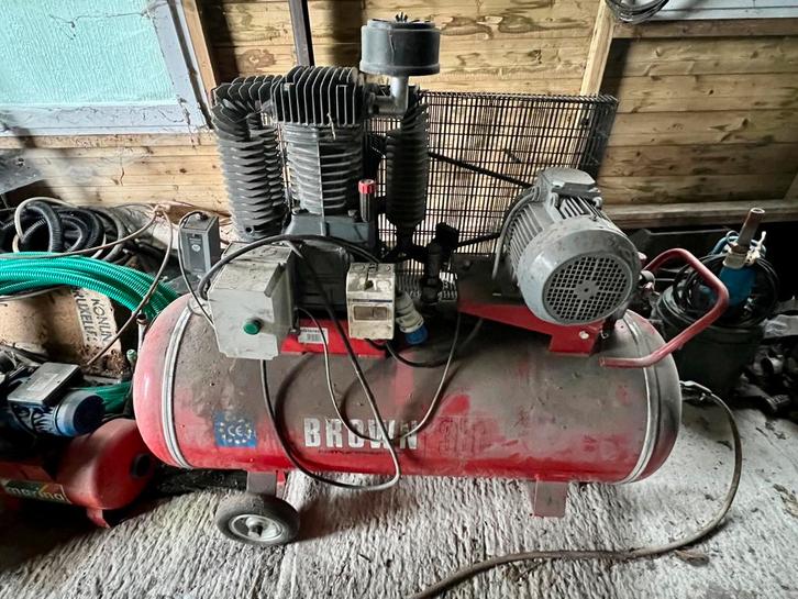 Compressor Brown 300, Doe-het-zelf en Bouw, Compressors, Zo goed als nieuw, 100 liter of meer, Ophalen