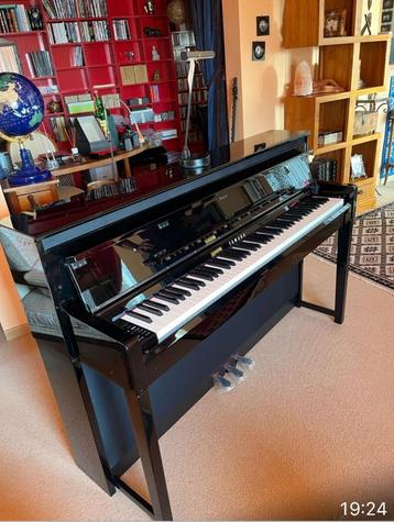 Piano électrique Yamaha Clavinova CLP-585 beschikbaar voor biedingen
