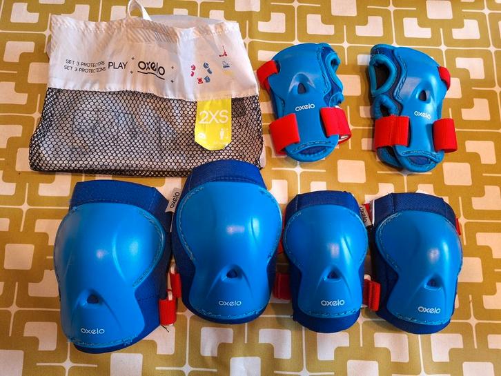 Set van 2x3 beschermers XS (knie, elleboog en pols) NIEUW, Kinderen en Baby's, Speelgoed | Buiten | Rolschaatsen, Zo goed als nieuw