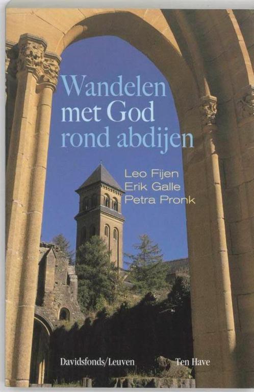 Wandelen met God rond abdijen, Boeken, Godsdienst en Theologie, Zo goed als nieuw, Christendom | Katholiek, Ophalen