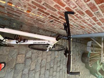 Specialized sirrus pro wit  beschikbaar voor biedingen