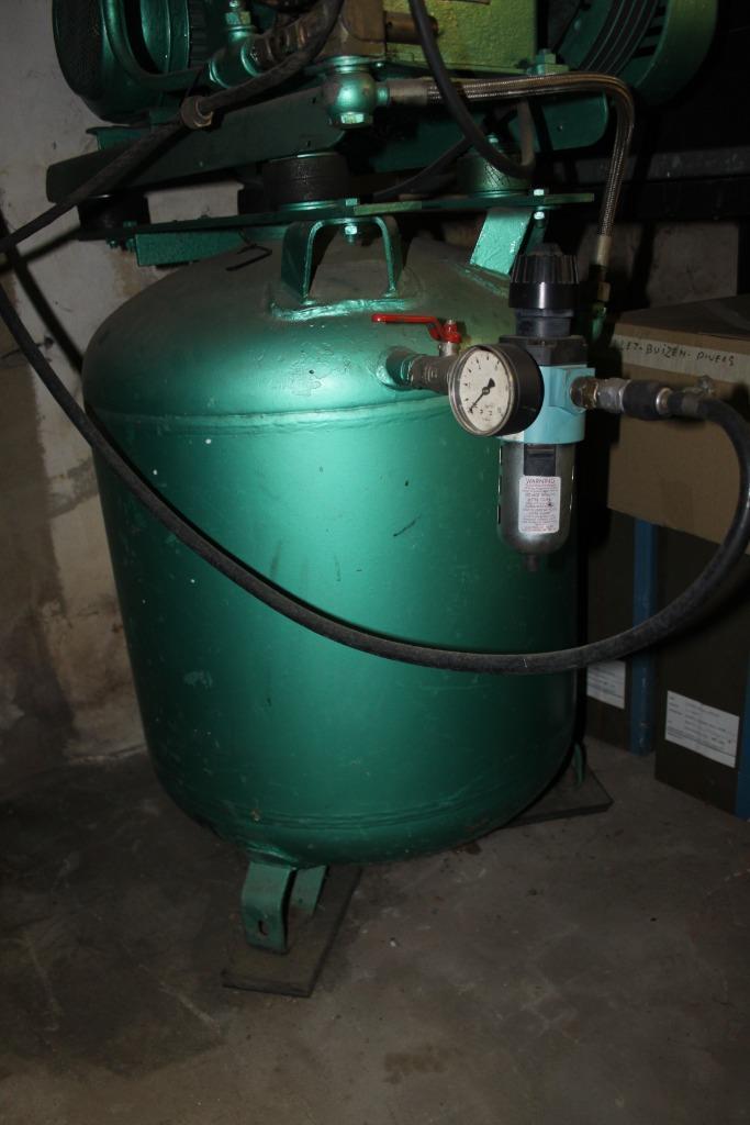 Compressor  Atlas-copco staand model, Doe-het-zelf en Bouw, Compressors, Gebruikt, Ophalen of Verzenden