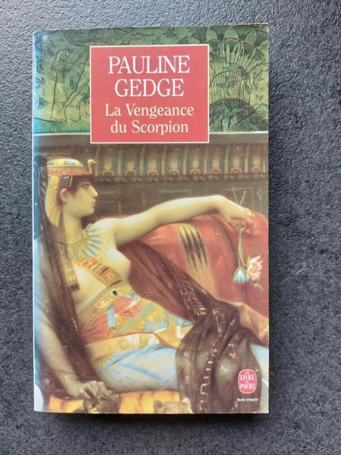 Pauline Gedge - la vengeance du Scorpion, Boeken, Romans, Zo goed als nieuw, Amerika, Ophalen of Verzenden