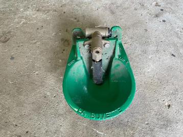 drinkbak beschikbaar voor biedingen