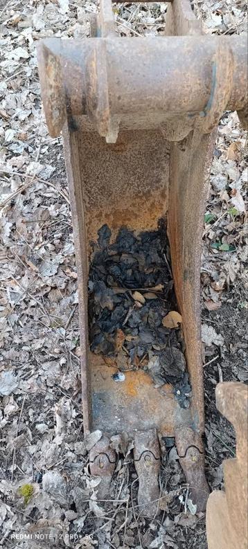 Godet 3 dents M2  beschikbaar voor biedingen